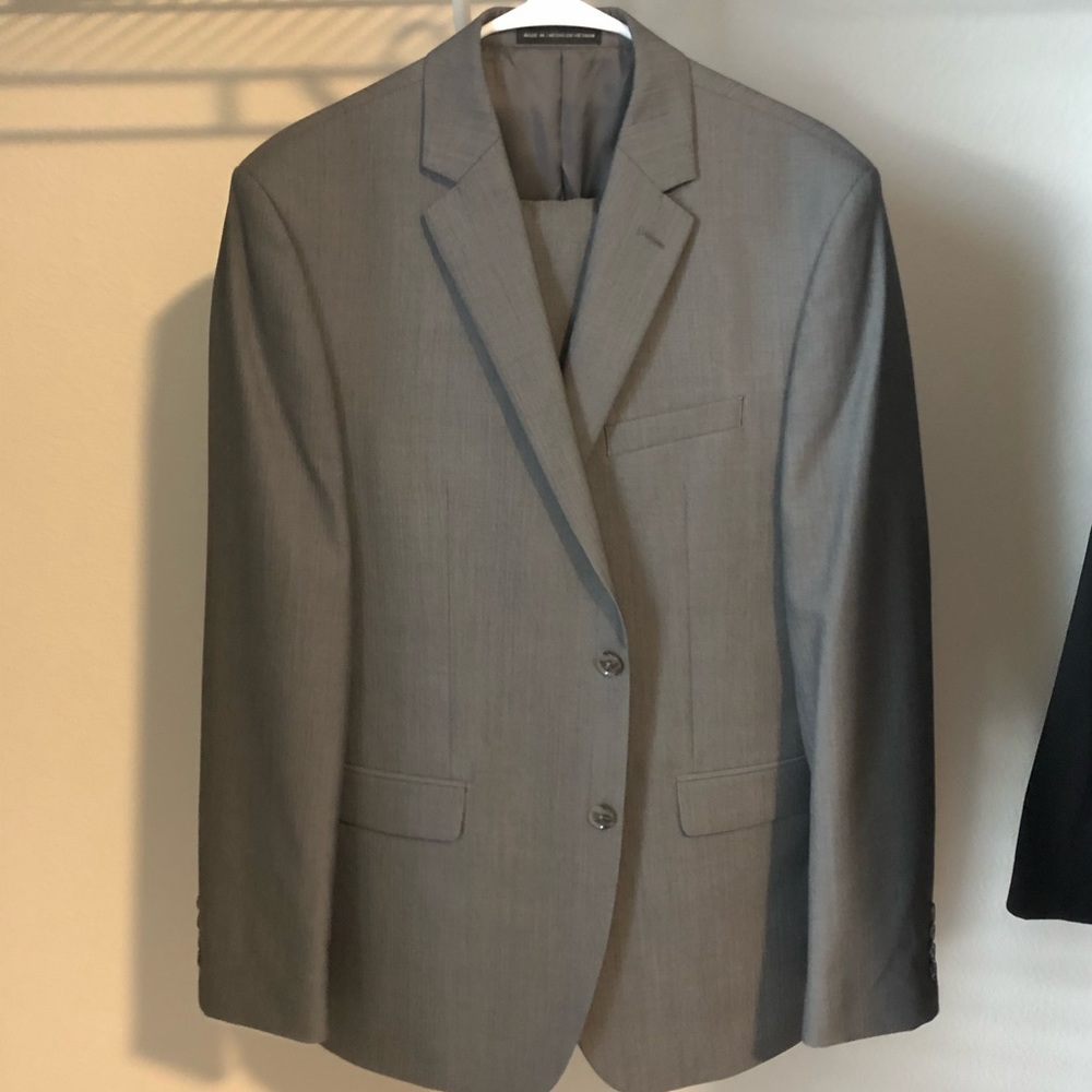 🔘Perry Ellis Slim Fit Gray Suit☑️